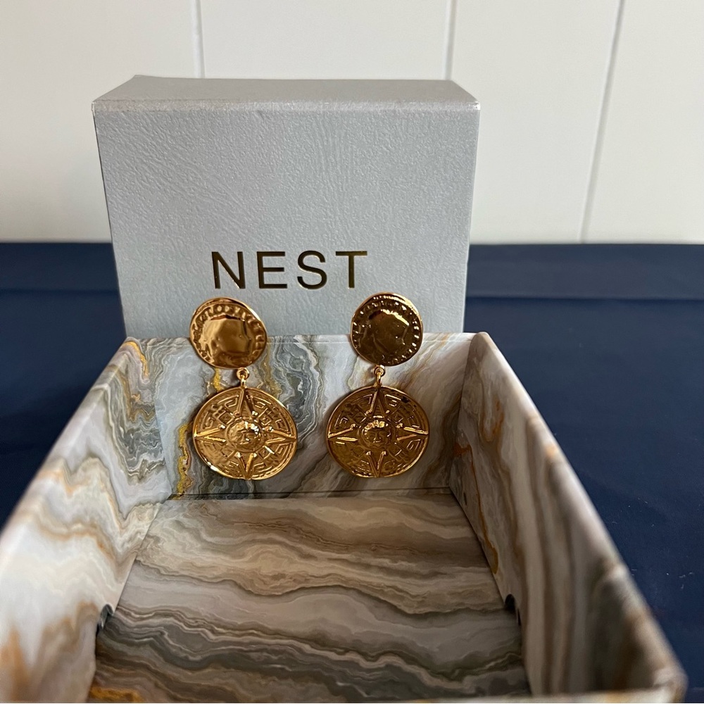 NWOT Saks Fifth Avenue Doubled Textured Earrings.